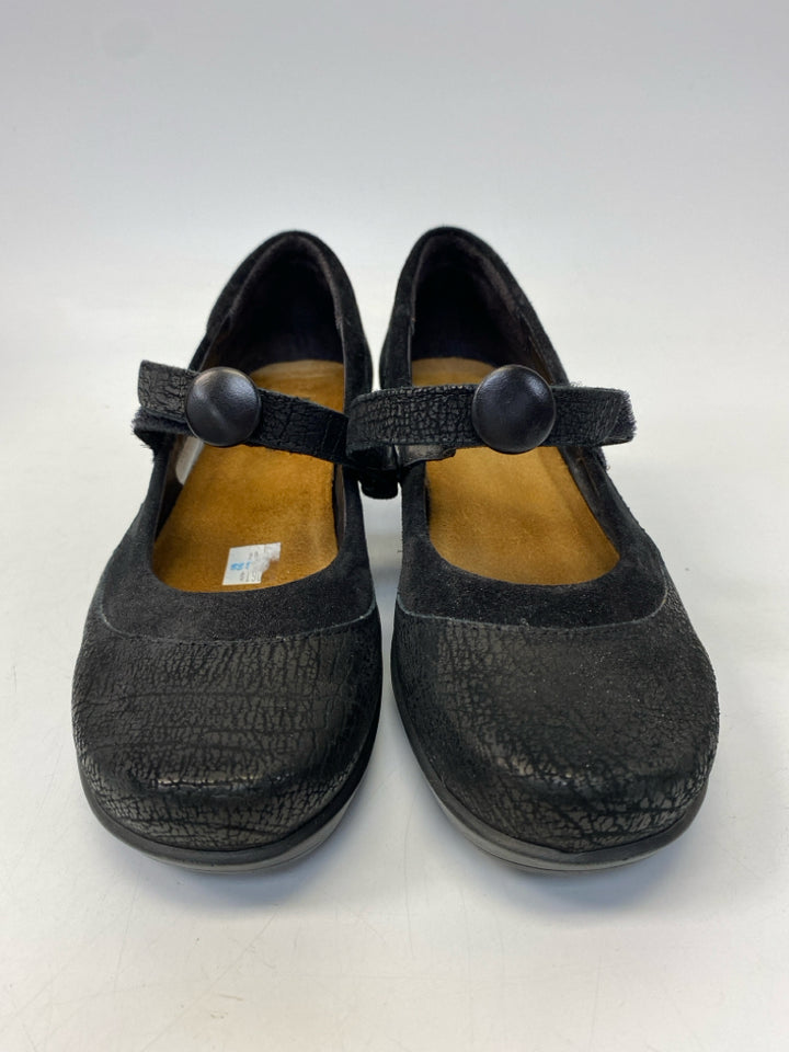 Naot  Size 6 Black Heels