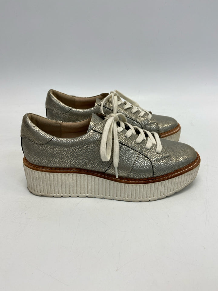 Dolce Vita  Size 9 Pewter Cream Lace-up Sneakers
